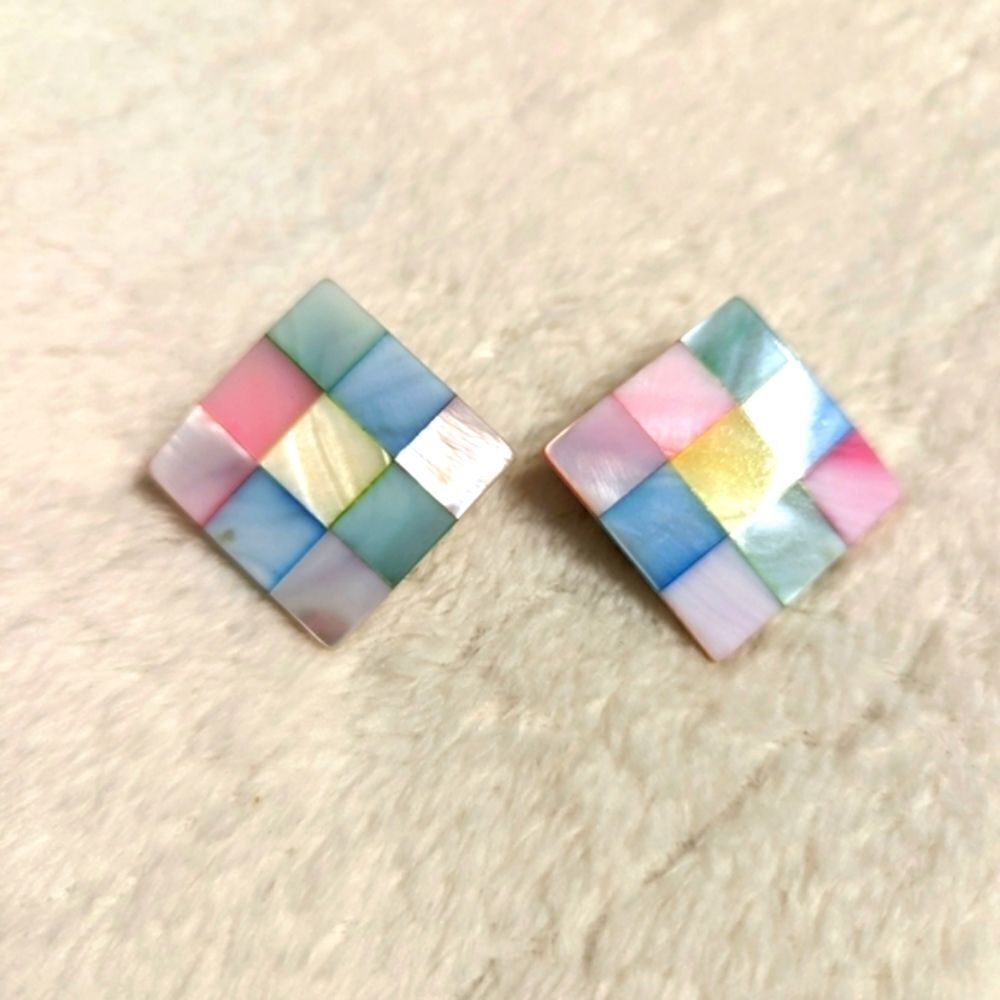 Vintage 80's Mosaic Pastel Mother of Pearl Square Pierced Earrings - Picture 3 of 8